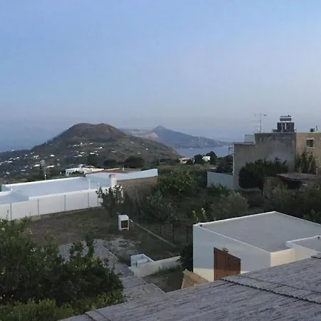 度假居 La Casa Bianca 利帕里